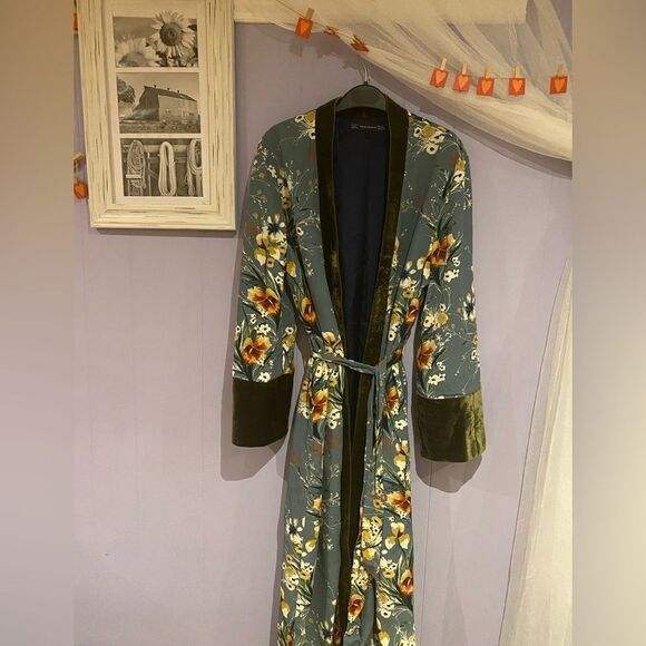 Zara Kimono - Picture 2 of 11